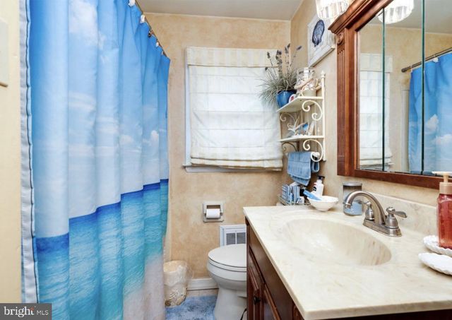 21 HEARTHSTONE DR, Reading, PA 19606