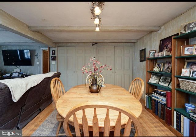 21 HEARTHSTONE DR, Reading, PA 19606