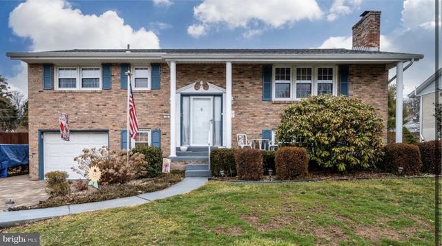 21 HEARTHSTONE DR, Reading, PA 19606