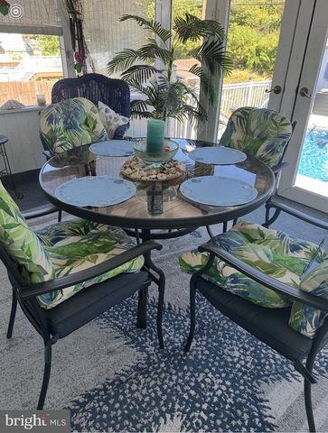 21 HEARTHSTONE DR, Reading, PA 19606