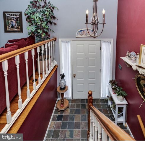 21 HEARTHSTONE DR, Reading, PA 19606