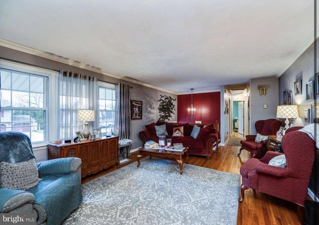 21 HEARTHSTONE DR, Reading, PA 19606