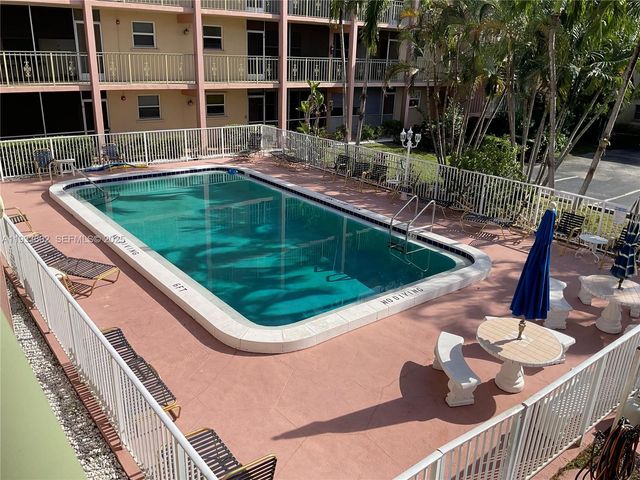 100 SE 6th Ave 203, Pompano Beach, FL 33060