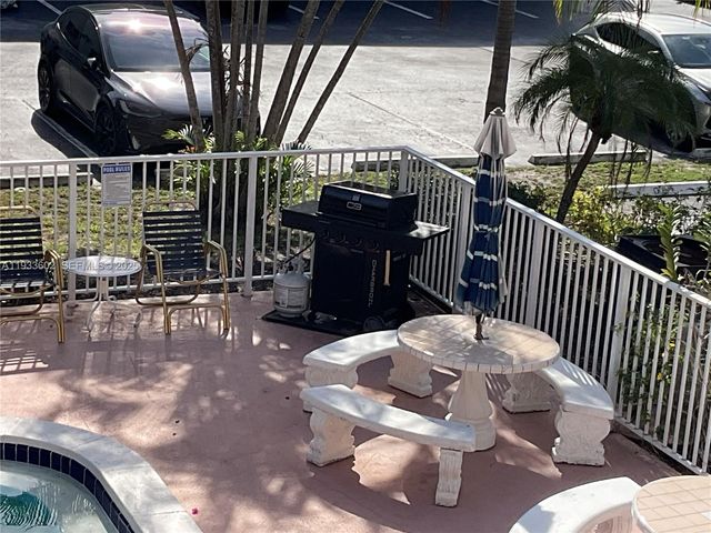 100 SE 6th Ave 203, Pompano Beach, FL 33060