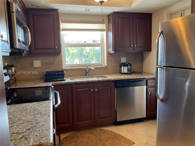 100 SE 6th Ave 203, Pompano Beach, FL 33060