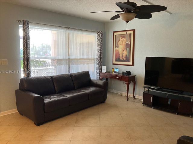 100 SE 6th Ave 203, Pompano Beach, FL 33060
