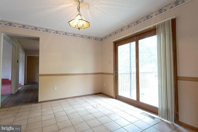 406 MILLER RD, Reading, PA 19608