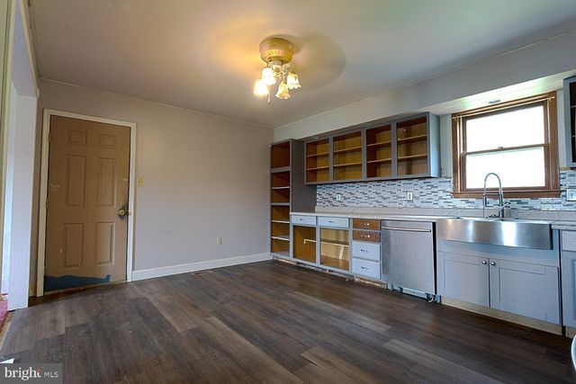 406 MILLER RD, Reading, PA 19608