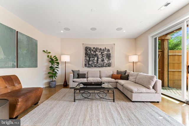 21 OVERBECK ALLEY NE, Washington, DC 20002