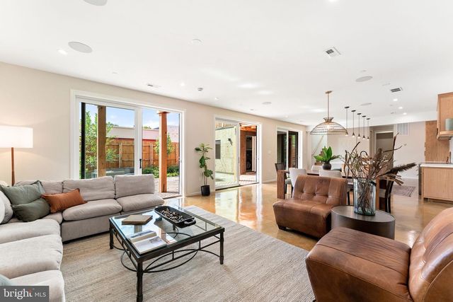 21 OVERBECK ALLEY NE, Washington, DC 20002