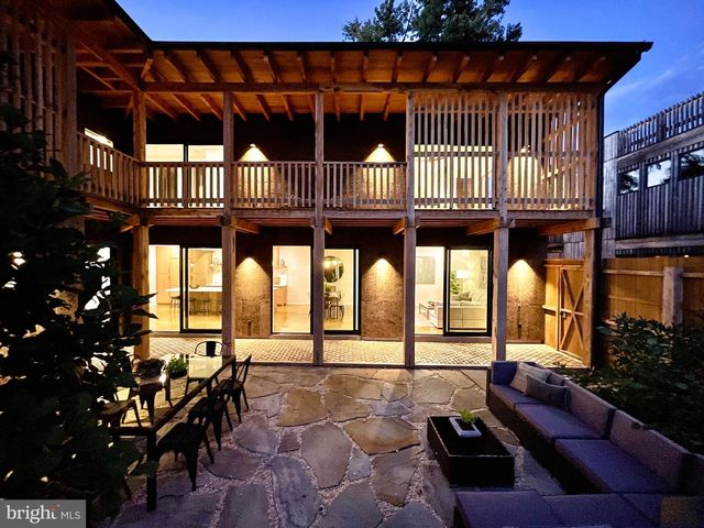 21 OVERBECK ALLEY NE, Washington, DC 20002