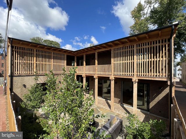 21 OVERBECK ALLEY NE, Washington, DC 20002