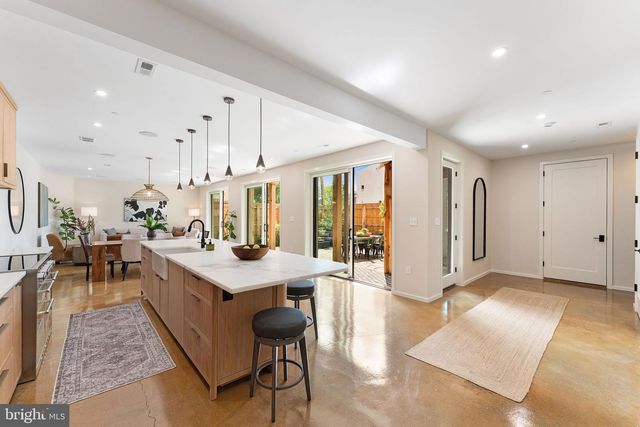 21 OVERBECK ALLEY NE, Washington, DC 20002