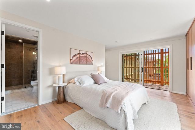 21 OVERBECK ALLEY NE, Washington, DC 20002