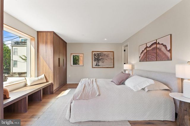 21 OVERBECK ALLEY NE, Washington, DC 20002