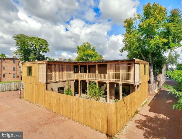 21 OVERBECK ALLEY NE, Washington, DC 20002