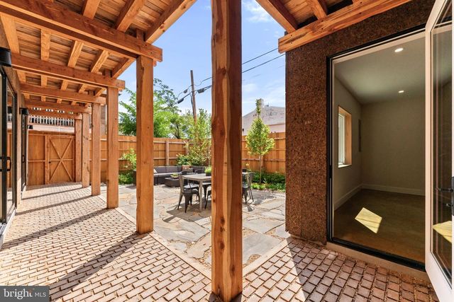 21 OVERBECK ALLEY NE, Washington, DC 20002