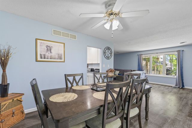 10016 Valdez Drive, Urbandale, IA 50322