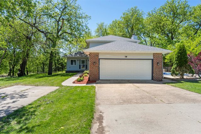 10016 Valdez Drive, Urbandale, IA 50322