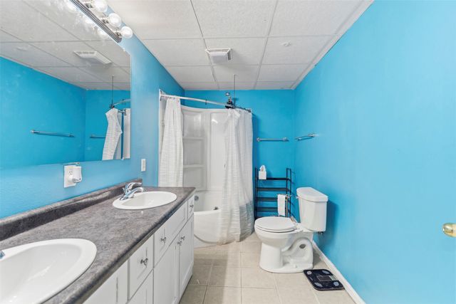 10016 Valdez Drive, Urbandale, IA 50322
