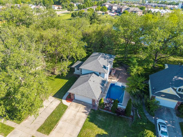10016 Valdez Drive, Urbandale, IA 50322