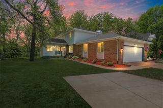 10016 Valdez Drive, Urbandale, IA 50322