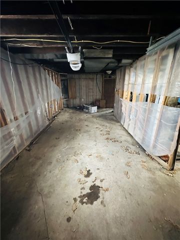 632 Spruce Ave, Sharon, PA 16146