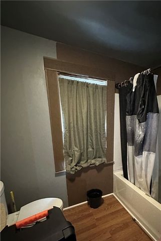 632 Spruce Ave, Sharon, PA 16146