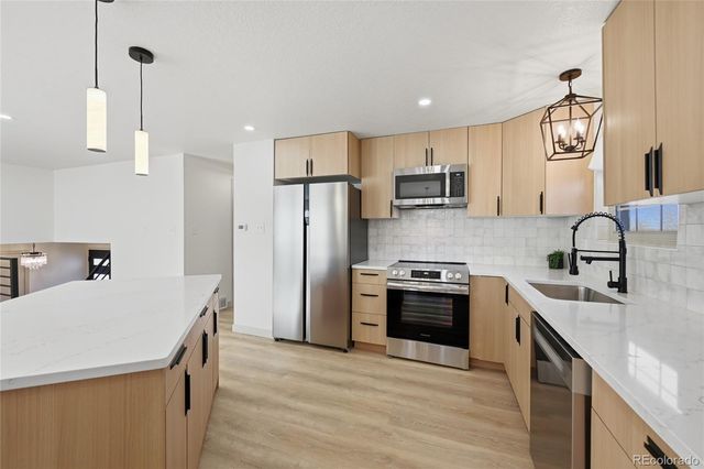 7464 W 73rd Place, Arvada, CO 80003