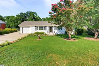 107 Luther Place, Spartanburg, SC 29301