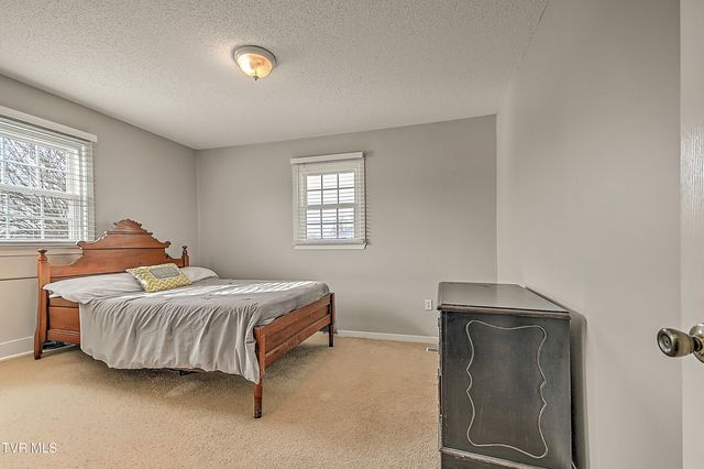 428 Timber Oak Drive, Bristol, VA 24201