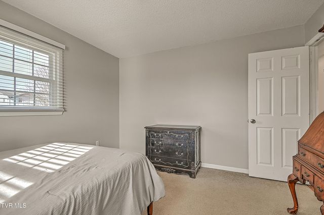 428 Timber Oak Drive, Bristol, VA 24201