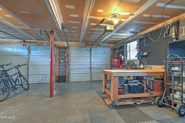 428 Timber Oak Drive, Bristol, VA 24201