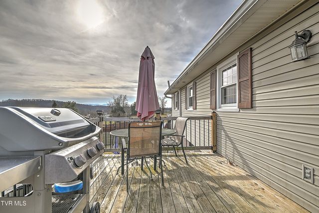 428 Timber Oak Drive, Bristol, VA 24201