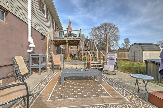 428 Timber Oak Drive, Bristol, VA 24201