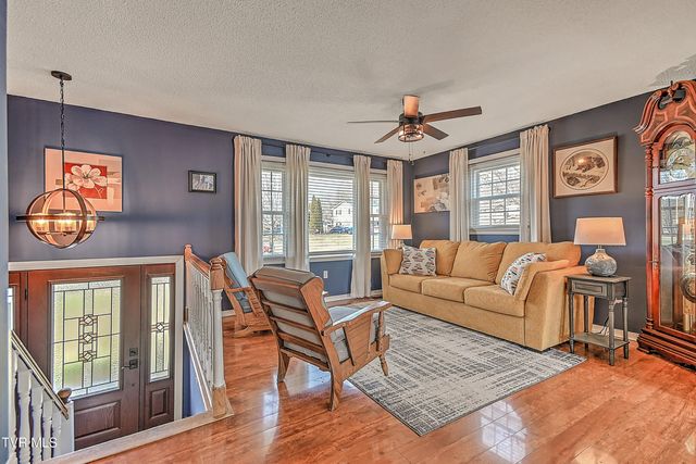 428 Timber Oak Drive, Bristol, VA 24201