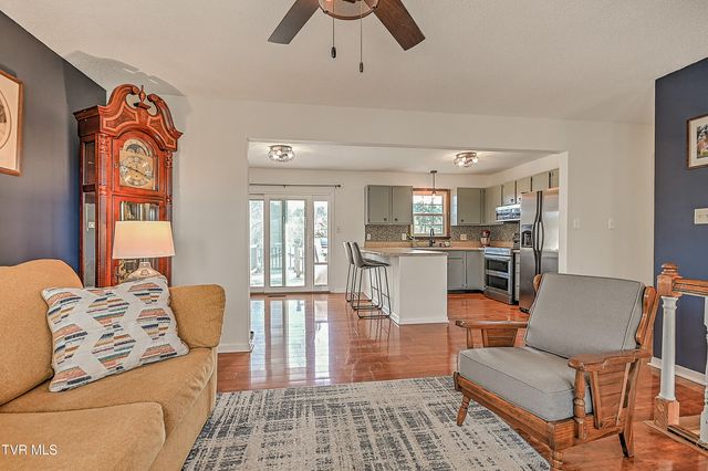 428 Timber Oak Drive, Bristol, VA 24201