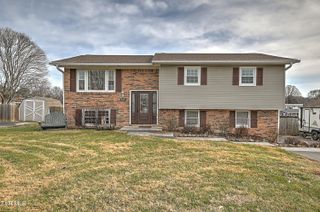 428 Timber Oak Drive, Bristol, VA 24201