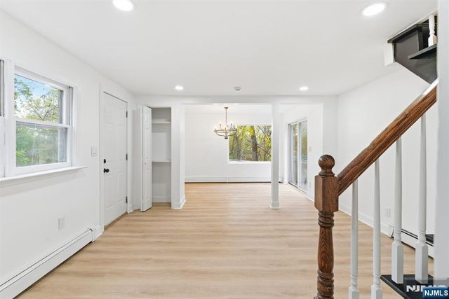 292 Macopin Road, Bloomingdale, NJ 07403