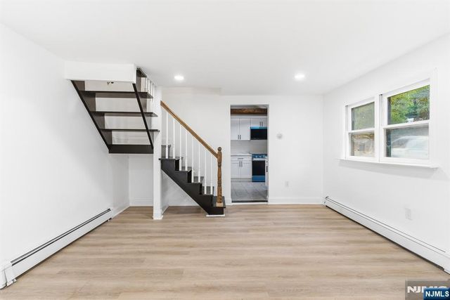 292 Macopin Road, Bloomingdale, NJ 07403