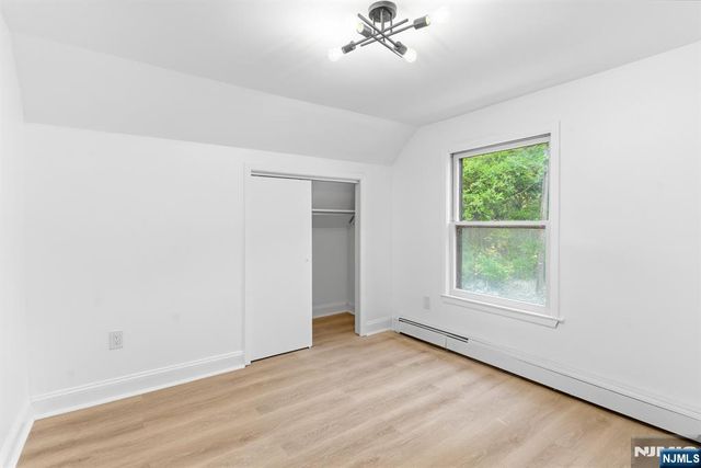 292 Macopin Road, Bloomingdale, NJ 07403