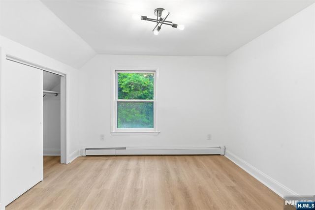 292 Macopin Road, Bloomingdale, NJ 07403