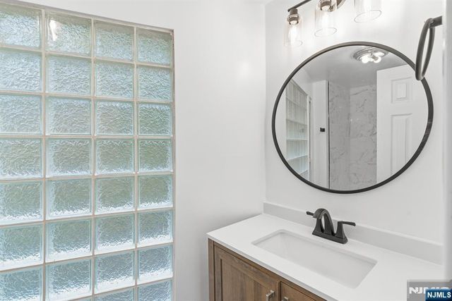 292 Macopin Road, Bloomingdale, NJ 07403