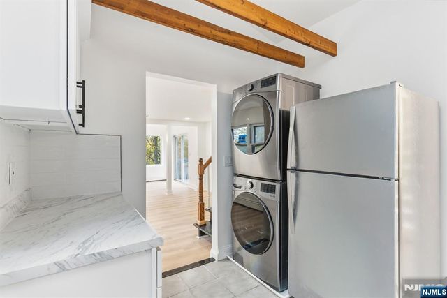 292 Macopin Road, Bloomingdale, NJ 07403