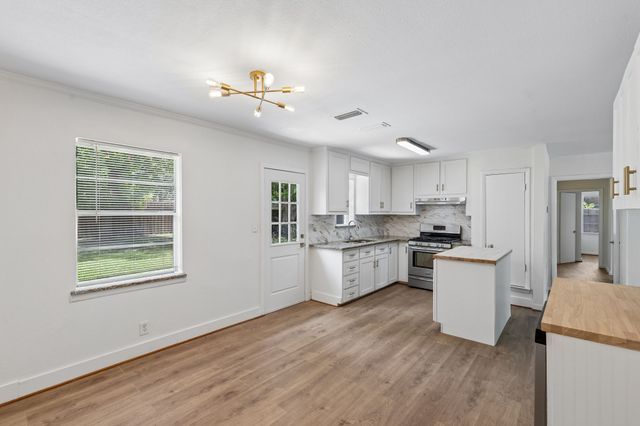 747 High School Drive, Seagoville, TX 75159