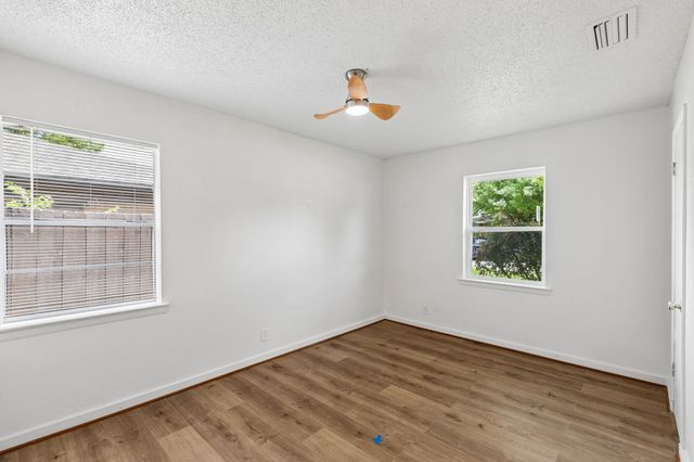 747 High School Drive, Seagoville, TX 75159