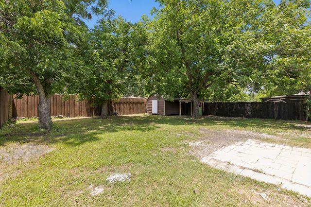 747 High School Drive, Seagoville, TX 75159