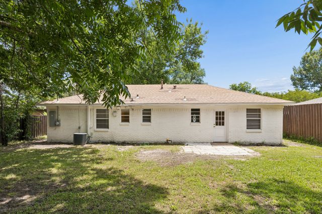 747 High School Drive, Seagoville, TX 75159