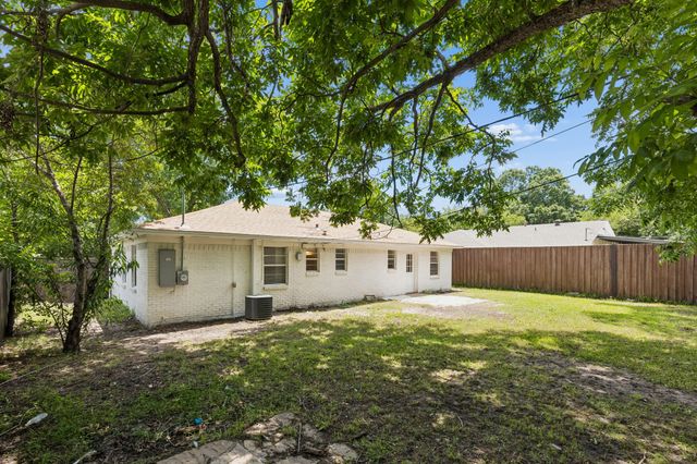 747 High School Drive, Seagoville, TX 75159