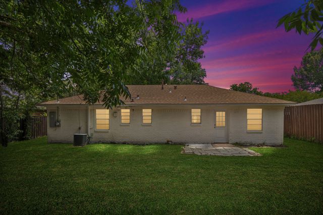 747 High School Drive, Seagoville, TX 75159
